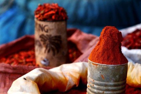 Market scene in Awedaye with bright red chilies in Dire Dawa, Dire Dawa, Dire Dawa, Ethiopia