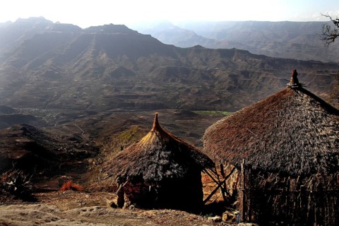 Traditional round huts with thatched roofs in the Lasta Mountains, Lalibela, Amhara, Ethiopia