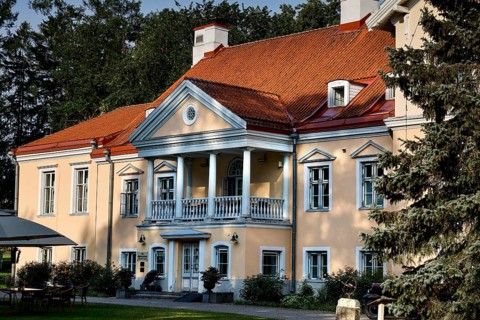 Elegant manor house in Vihula with classic architecture and red roof, Vihula, Estonia