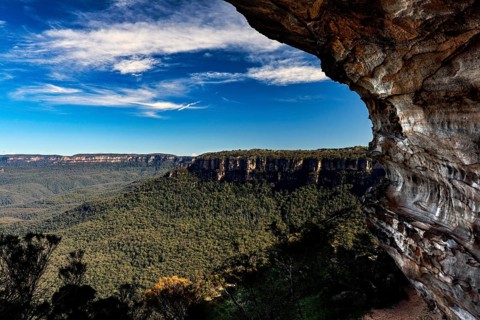 Breathtaking views from Lincoln's Rock over the Wentworth Falls area in the Blue Mountains, Blue
