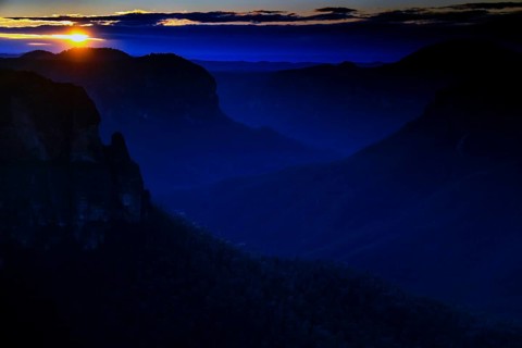 Sunrise at Govett's Leap Lookout over the Grose Valley in the Blue Mountains, Blue Mountains, NSW,
