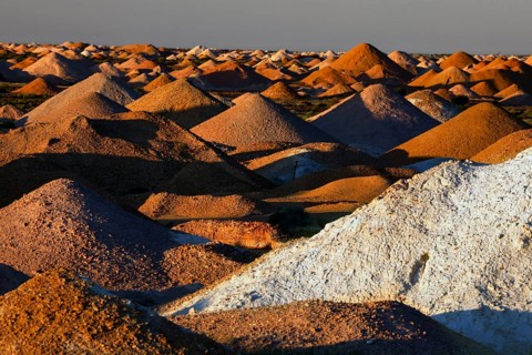 View of tailings from the opal mine in Coober Pedy under a cloudless sky, Coober Pedy, South