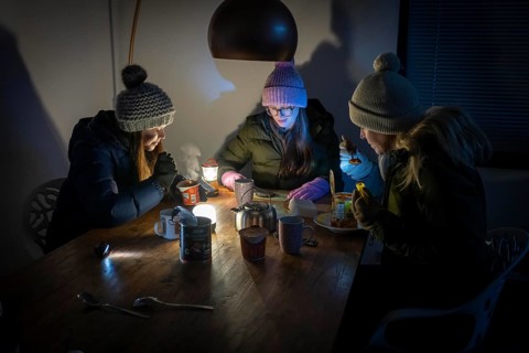 Symbolic blackout, extensive, prolonged power failure, in private surroundings, without