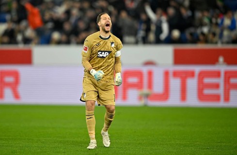 Goal celebration goalkeeper Oliver Baumann TSG 1899 Hoffenheim (01) PreZero Arena, Sinsheim,