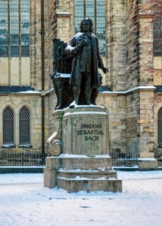 New Bach monument by Carl Seffner on the Thomaskirchhof in front of St. Thomas Church in winter