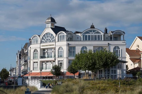 Beach castle, grass in the foreground, cloudy sky, Binz, seaside resort, Rügen island, Baltic Sea,