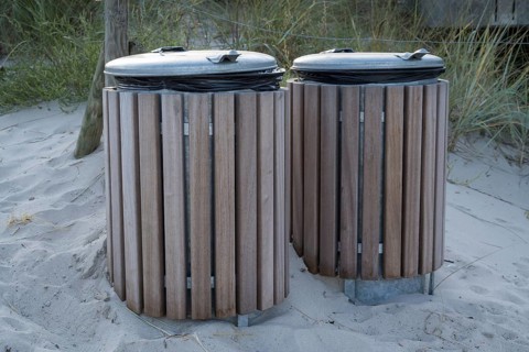 Waste container on the beach, Binz, seaside resort, Rügen island, Mecklenburg-Western Pomerania,