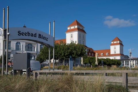 Sign Seebad Binz an der Seebrücke, spa hotel, Binz, seaside resort, Rügen island,