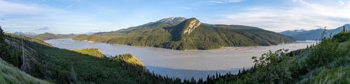 Panorama, view of the huge Copper River, McCarthy Highway, Wrangell St. Elias National Park,