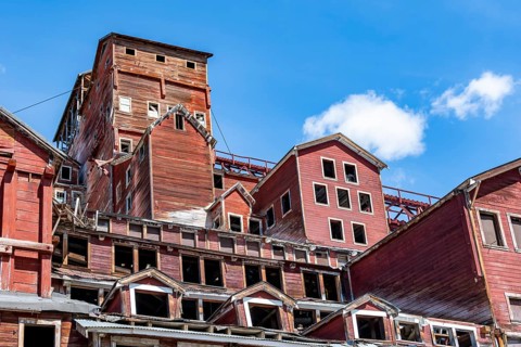 Kennicott Red Buildings, Kennicott Concentration Mill to extract copper from quarried rock,