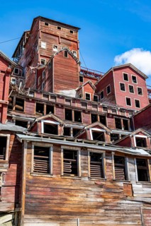 Kennicott Red Buildings, Kennicott Concentration Mill to extract copper from quarried rock,