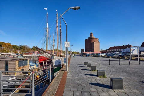 Round silo, historic brick building, architect Heinrich Hansen, architectural style New