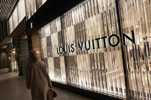 Louis -Vuitton boutique on the Kö, illuminated façade, evening, luxury shopping, Düsseldorf, North