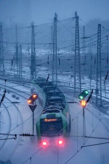 Winter weather, snowfall, S-Bahn train, regional traffic, on the route east, in front of Essen main
