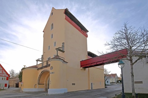 Berger Tor built 15th century, city gate, city tower with historic city wall with rampart and city