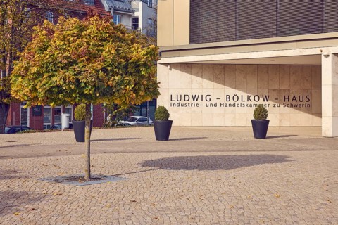 Ludwig-Bölkow-Haus, Chamber of Industry and Commerce, IHK, Bürgschaftsbank, commercial building,