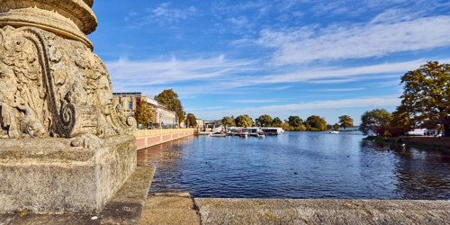 Lake Schweriner Innensee, balustrade, sandstone wall, sandstone pillars, general architecture,