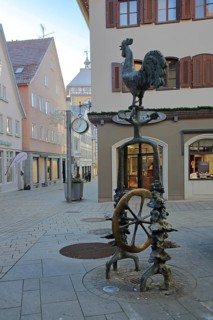 Göckelesbrunnen by Karl Ulrich Nuss 2013, modern art, bronze sculpture, rooster figure,