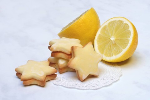 Lemon cookies, lemon cookies, filled with lemon curd