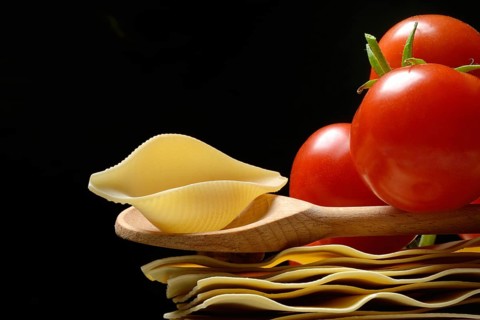 Lasagna leaves and conchiglione noodle with tomatoes, pasta