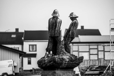 The fisherman's monument Opp av hav (Up from the sea), located west of the Pomor Museum, was