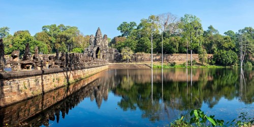 54 demons on the bridge of the south gate of Angkor Thom (Hindu myth of the cherries of the ocean