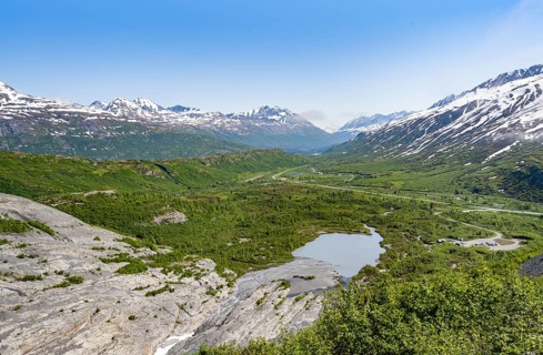View of the wide valley of the Tsina River with mountains, Worthington Glacier Lagoon, Worthington