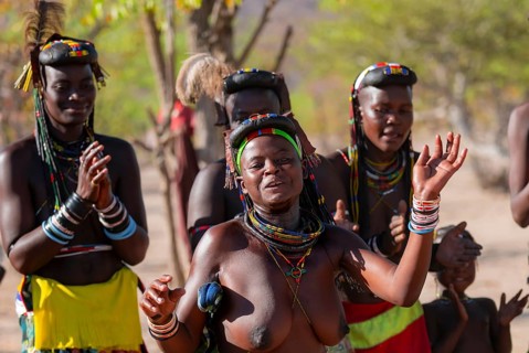 Traditional dance, brightly decorated woman of the Hakaona tribe, also Havakona or Hakawona, near