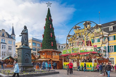 Christmas market at Münsterplatz in Bonn, Germany