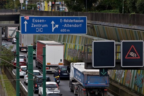 Traffic on the A 40 motorway, infrastructure, Essen, Ruhr area, North Rhine-Westphalia, Germany