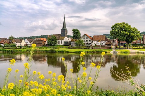 Heinsen, Church of St. Liborius and the Weser, Samtgemeinde Bodenwerder-Polle, Lower Saxony,