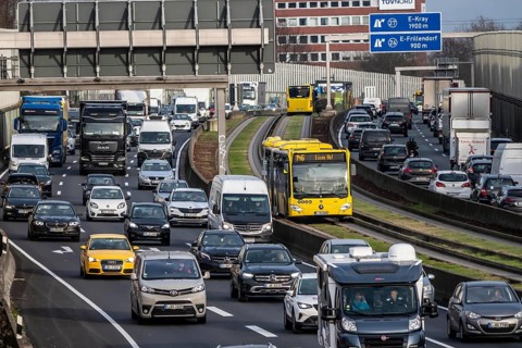 Heavy traffic on the A40 motorway, Ruhrschnellweg, height of the Essen-Ost motorway junction,