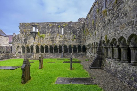 Cloister in the ruins of Sligo Abbey (Dominican) founded 1253, Sligo, County Sligo, Ireland