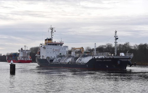 LNG tanker CRYSTAL LAVENDER sails in the Kiel Canal, NOK, Kiel Canal, Kiel Canal,