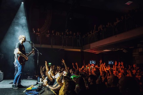 Billy Lunn, singer and guitarist from The Subways live on For Eternity Tour 2025 at Hole44 in