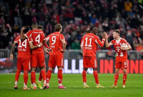 Goal cheers Joshua Kimmich FC Bayern Munich FCB (06) Nicolas Jackson FC Bayern Munich FCB (11)