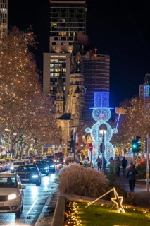 Christmas decoration, light decoration, in Berlin, Tauentzienstraße, view of the Memorial Church on