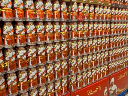 Display on the shelf of chocolate Santa Claus chocolate Santa Claus Santa Claus Santa Claus Santa