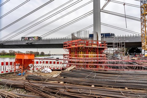Duisburg-Neuenkamp Rhine bridge, the A40 motorway, construction of the second bridge begins, bridge
