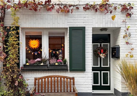 Decorated house façade for the traditional Martin procession in Tiefstraße, Altstadt, Kempen, Lower