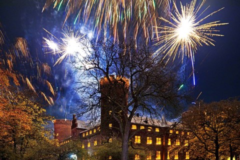 Big fireworks from the towers of Kurcölnischer Castle to Martin's procession in the evening, Old