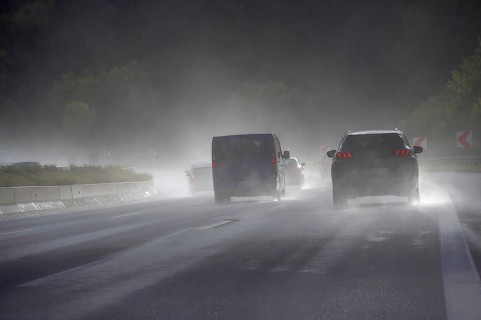 Tourist traffic on the A9 motorway when it rains, Bavarian Forest, Bavaria, Germany