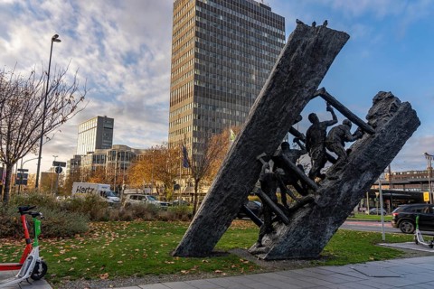 Downtown Essen, Miners' Monument Steile Lagerung, am Europaplatz, high-rise office buildings, at
