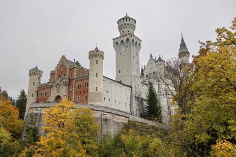 Neuschwanstein in autumn, Schwangau, Füssen, Allgäu, Bavaria, Germany