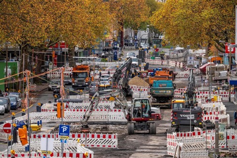 Large-scale construction site on Alleestrasse in downtown Bochum, road construction, construction