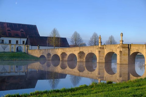 Morning atmosphere, fog at Fischhof, with historic Fischhof bridge, Tirschenreuth, Upper