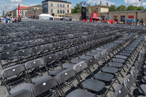 Seating in front of the start of Klassik auf dem Odeonsplatz, Munich, Bavaria, Germany