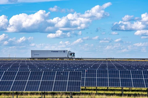 86, 5 MW peak ground-mounted photovoltaic systems, by RWE, with over 141, 000 solar modules, on a