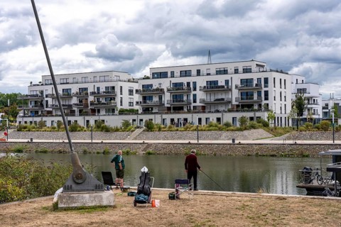 New Graf Bismarck urban quarter on the Rhine-Herne Canal, residential and commercial development on