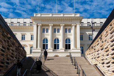 Conversion of the listed building of the former Federal Railway Directorate into an administration